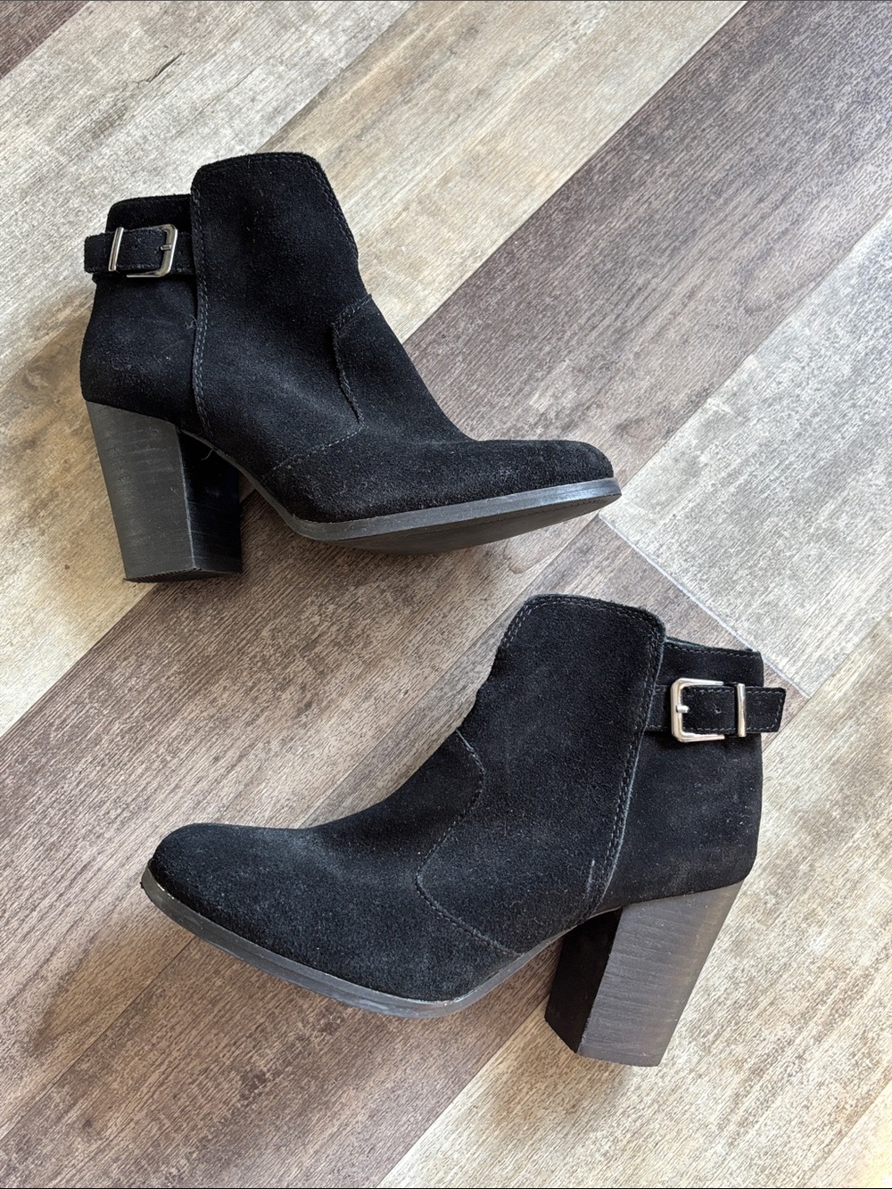 Gianni Bini suede leather black bootie buckle size 7.5